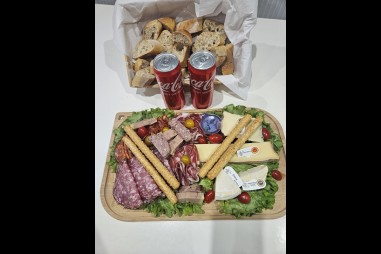 Ajoutez une planche apéro à la réservation de votre Love Room Béthune et Lens